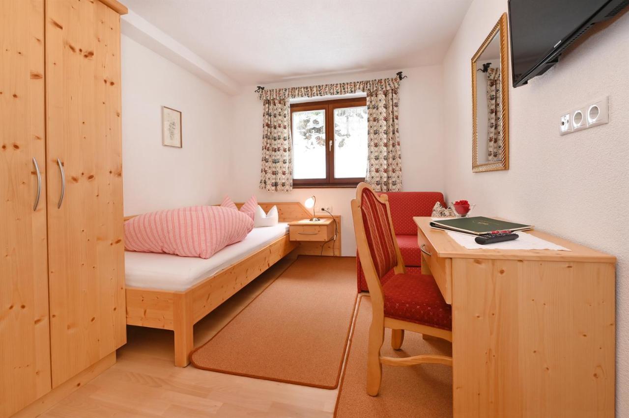 Hotel Montabella Schruns Esterno foto