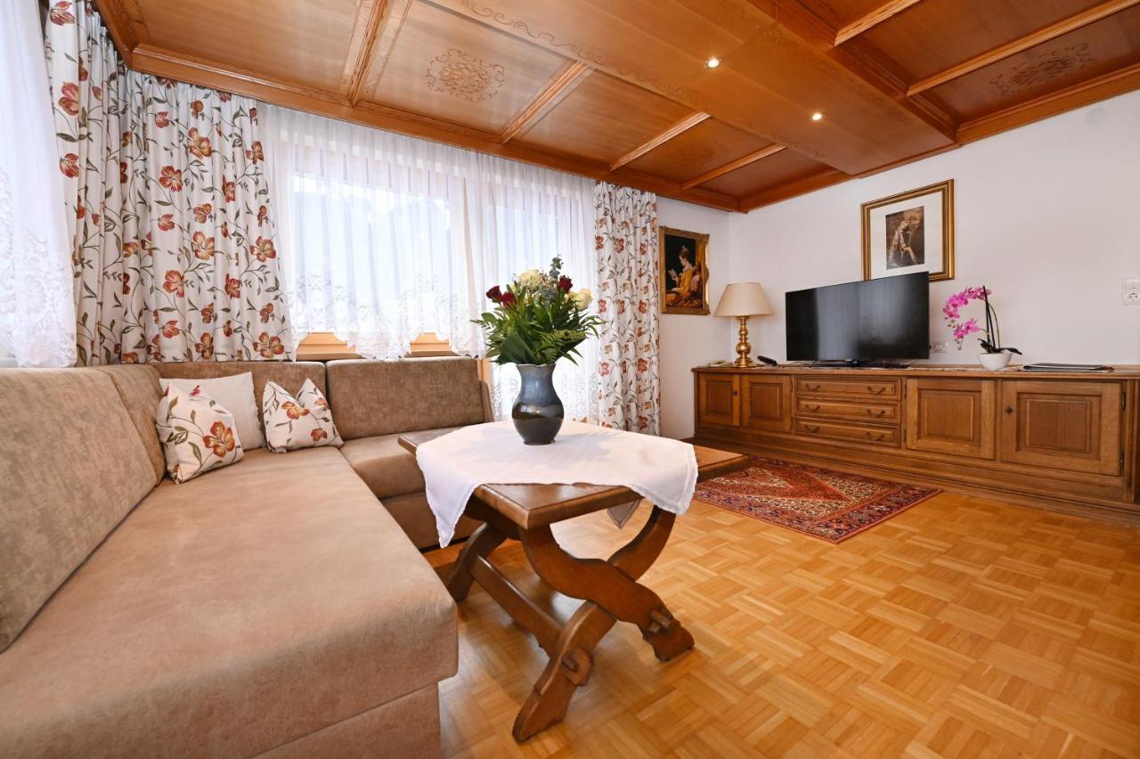 Hotel Montabella Schruns Esterno foto