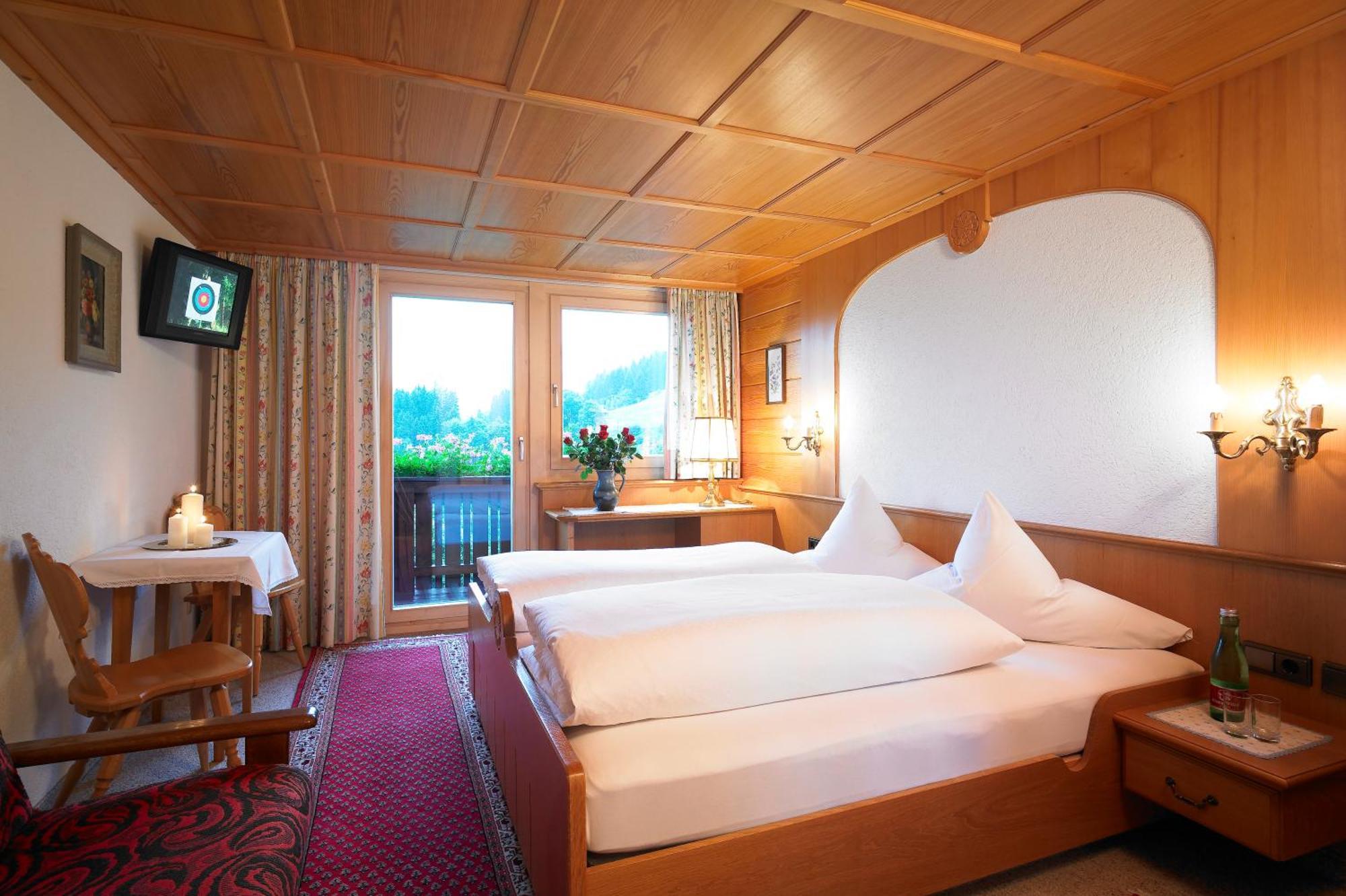 Hotel Montabella Schruns Esterno foto