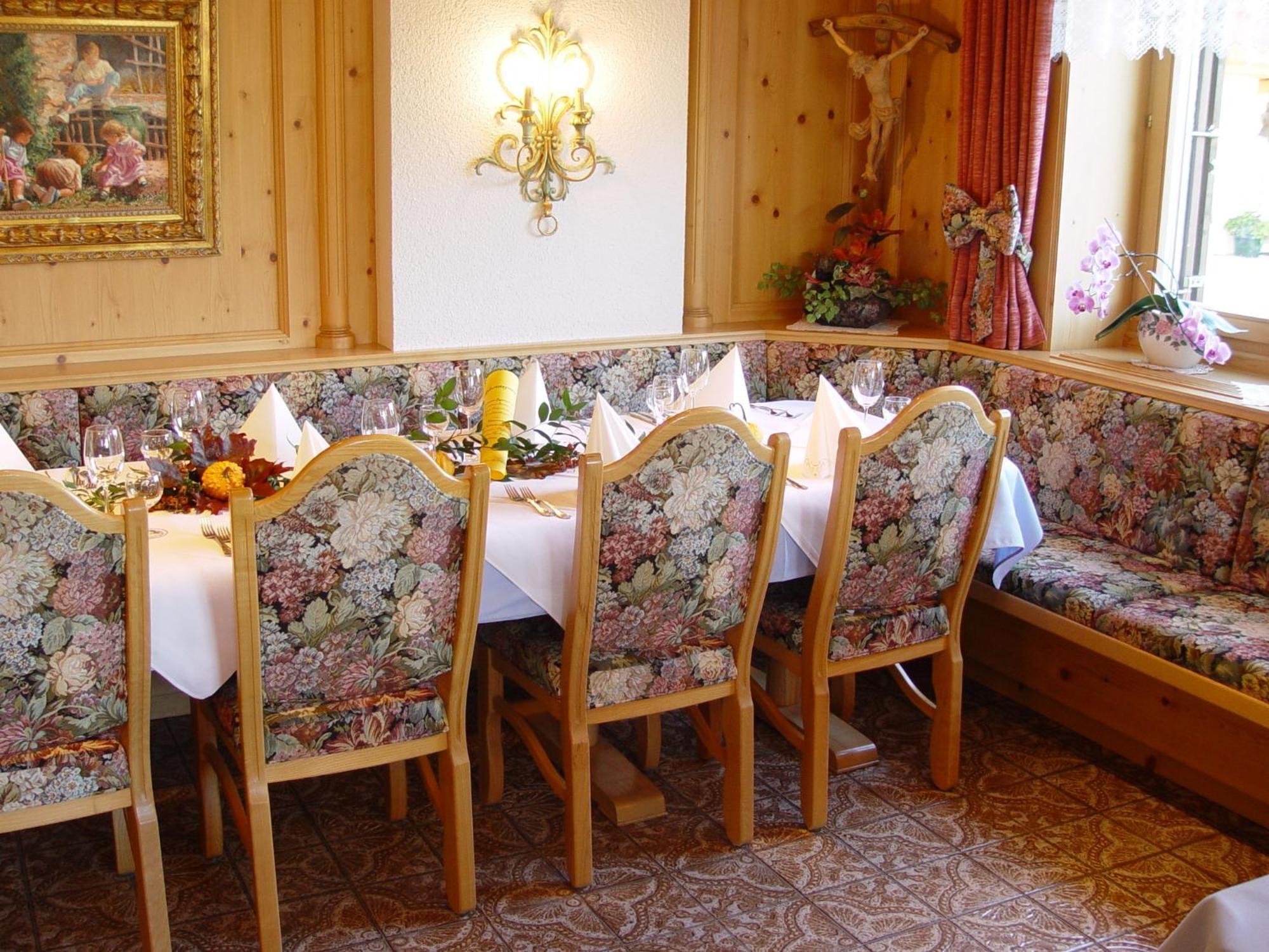 Hotel Montabella Schruns Esterno foto