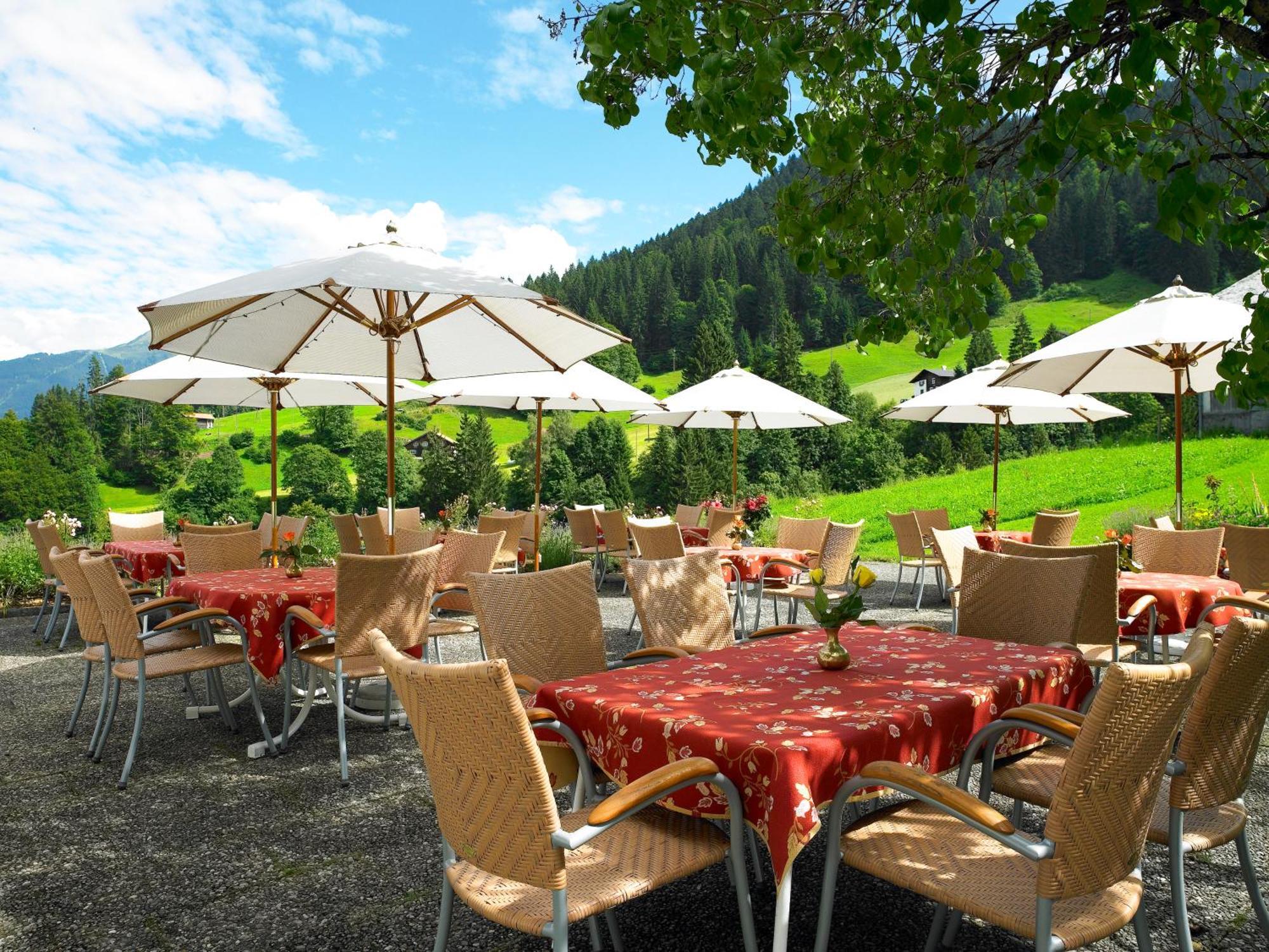 Hotel Montabella Schruns Esterno foto