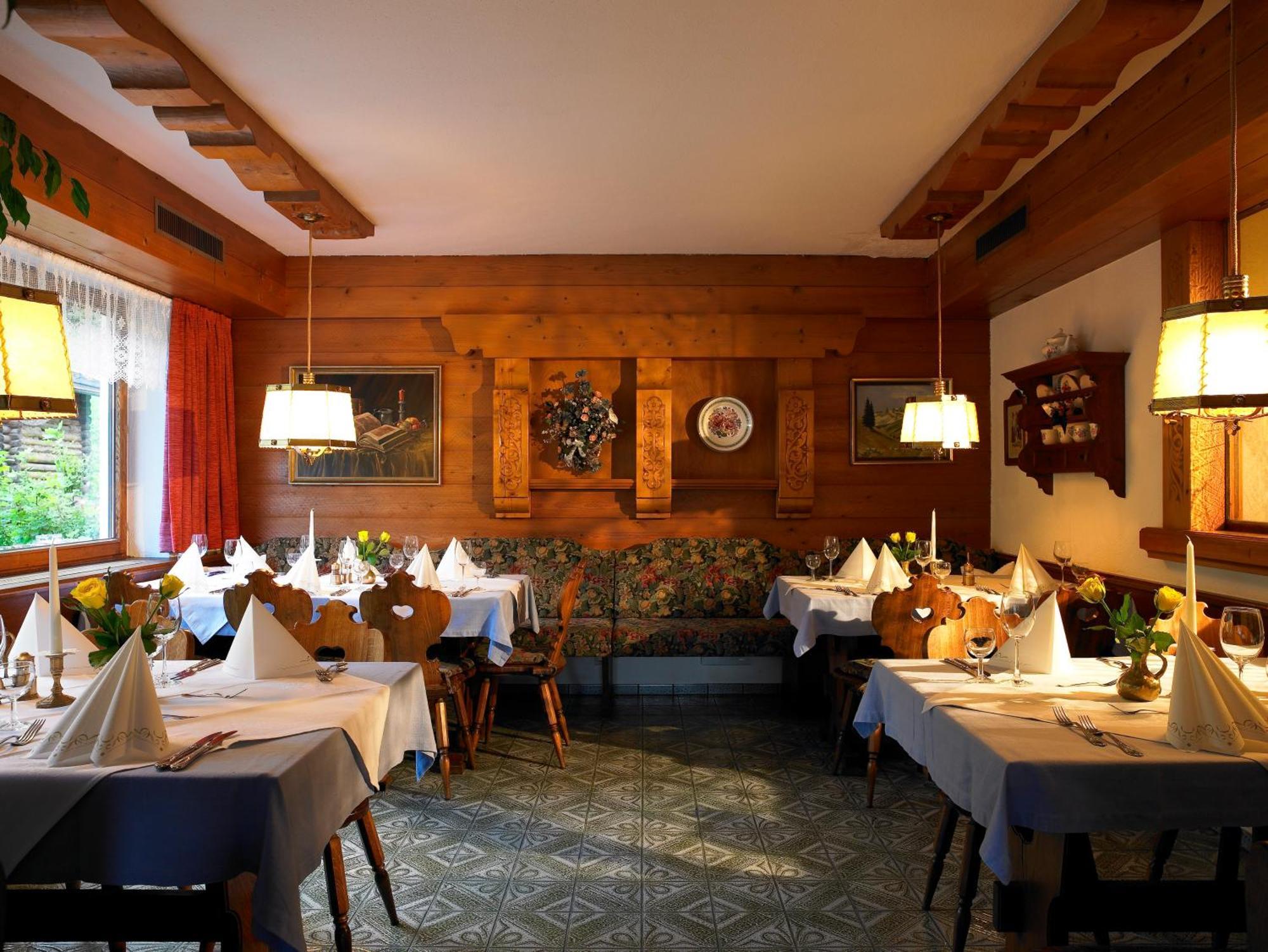 Hotel Montabella Schruns Esterno foto